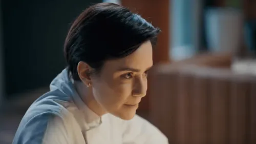 
					Três Graças: máscara de Samira cai e vilã acaba com família de Gerluce
				
				