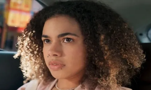 
					'Três Graças': Lígia deixa Gerluce desesperada após mentira
				
				