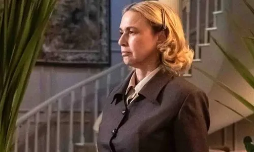 
					Três Graças: Gerluce enlouquece Viviane após revelação sobre assalto
				
				