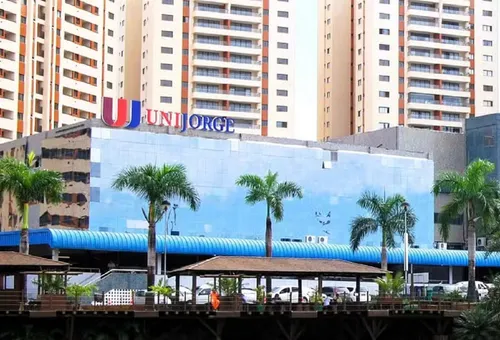 
					Universidade promove ação com 25 serviços gratuitos em Salvador
				
				