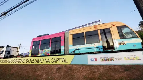 
					VLT apresenta trens; testes começam no início de 2026
				
				