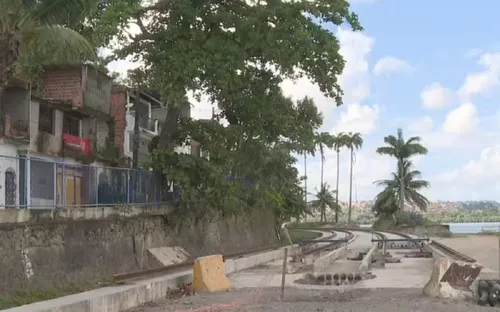 
					VLT apresenta trens; testes começam no início de 2026
				
				