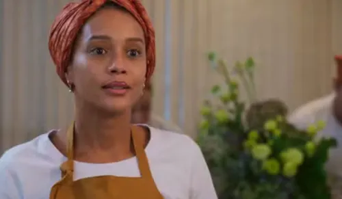 
				
					'Vale Tudo': Afonso flagra Solange com outro após bebedeira
				
				