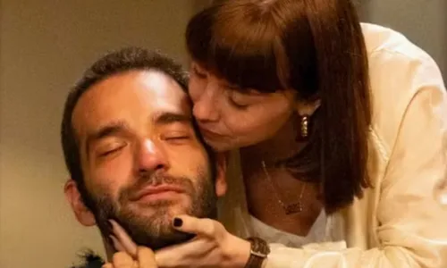 
					Vale Tudo: flashback mostra momento inédito de Heleninha e irmão gêmeo
				
				