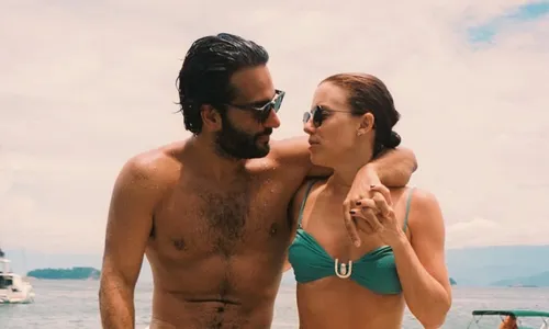 
				
					Vale Tudo: Alice Wegmann reage a suposto romance com Humberto Carrão
				
				