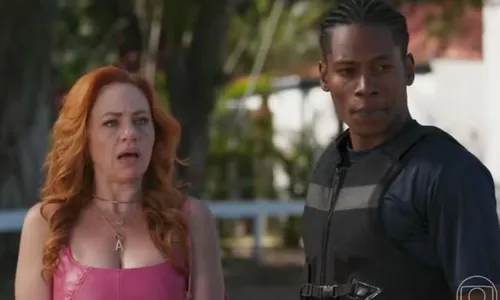 
					'Vale Tudo': Consuêlo celebra tragédia entre André e Aldeíde
				
				