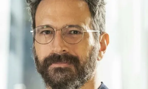 
				
					'Vale Tudo': Caco Ciocler procurou terapia para papel que não existia
				
				