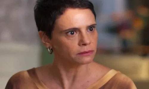 
					'Vale Tudo': Heleninha tem final sofrido após morte de Odete
				
				