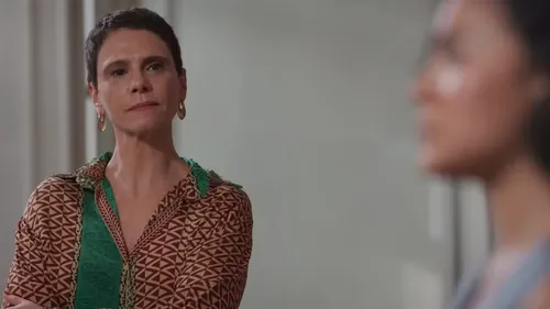   					'Vale Tudo': Celina solta bomba para Fátima após revelação de gravidez  				  				