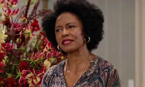 
					Vale Tudo: Eunice invade mansão e parte para cima de Heleninha
				
				