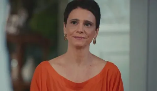 
					'Vale Tudo': Fátima ameaça personagem depois de ser descoberta
				
				