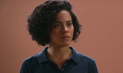 
					Vale Tudo: Fátima sofre reviravolta e assume trabalho CLT; saiba qual
				
				