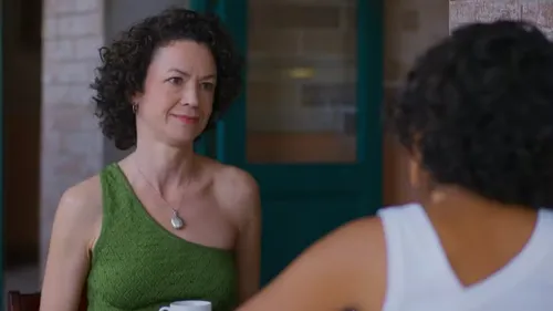 
					'Vale Tudo': Fátima leva rasteira de antiga aliada e chantageia Leila
				
				