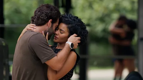 
					Vale Tudo: Fátima vive amor clandestino por vilão e faz dupla traição
				
				