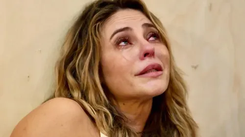   					Vale Tudo: Celina se desespera após atitude bizarra de Heleninha  				  				