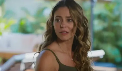 
					'Vale Tudo': Celina tem noite de amor quente após golpe de Olavo
				
				