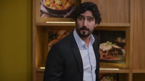 
					'Vale Tudo': Ivan se surpreende ao reencontrar Raquel e faz pedido
				
				