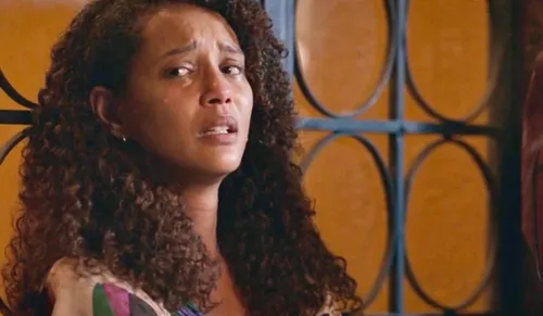 
				
					'Vale Tudo': Raquel sofre com tragédia e fica devastada
				
				