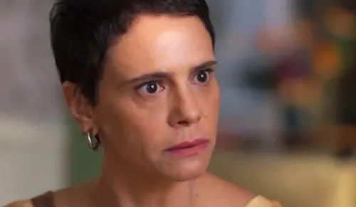 
				
					'Vale Tudo': Raquel vira peça-chave para salvar herdeira da falência
				
				
