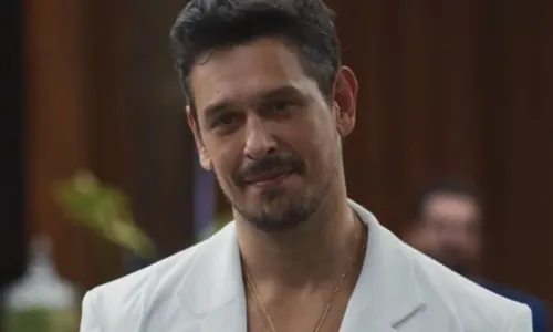 
				
					'Vale Tudo': Ivan recebe aviso após presente misterioso de Heleninha
				
				
