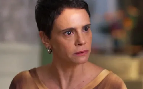  					Vale Tudo: Celina se desespera após atitude bizarra de Heleninha  				  				