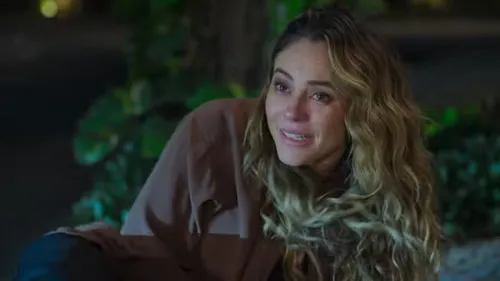 
					Globo decide futuro de Carolina Dieckmmann e Paolla após 'Vale Tudo'
				
				