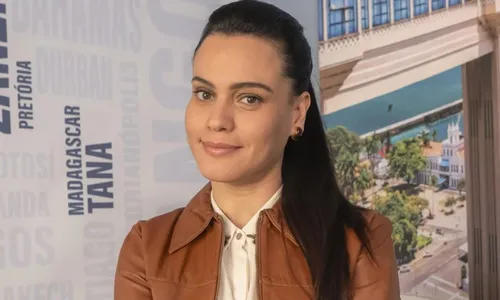 
					'Vale Tudo': Odete envenena personagem e coloca César em risco de vida
				
				