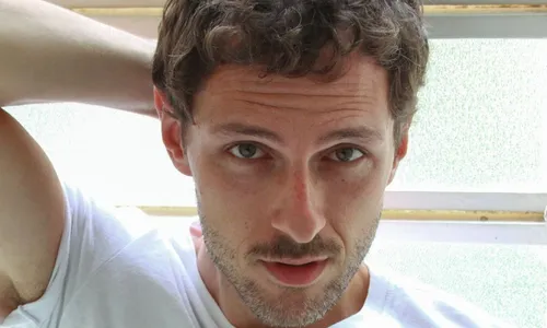 
				
					Vale Tudo: quem é Leonardo, filho perdido de Odete que traz revelação
				
				
