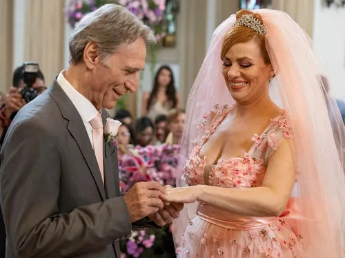 
				
					Vale Tudo: compare as cenas em que Raquel rasga o vestido de Fátima
				
				