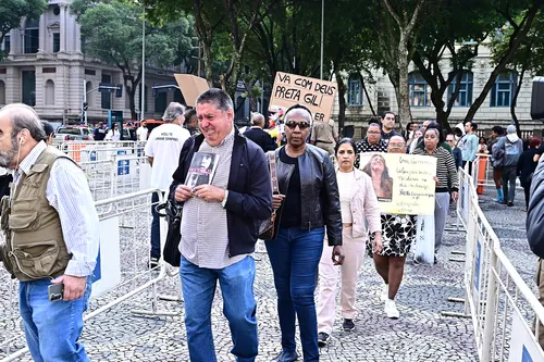 
					Velório de Preta Gil: amigos e familiares se despedem da cantora; veja
				
				
