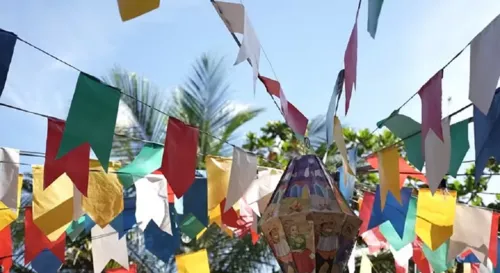 
				
					Vila Junina da Rede Bahia reúne música, gastronomia e mais em Salvador
				
				