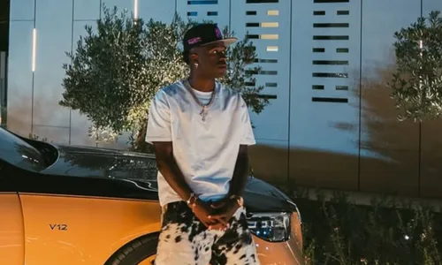 
					Vini Jr exibe carro de luxo com 150 exemplares e valor astronômico
				
				