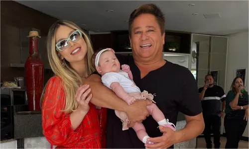 
					Virginia abre álbum de fotos com Leonardo: 'Sogro é para sempre'
				
				
