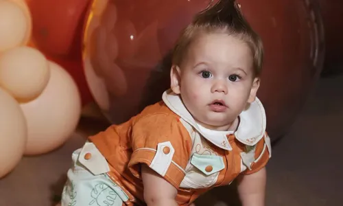 
					Virginia e Zé Felipe surpreendem e posam juntos em festa especial
				
				