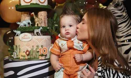 
					Virginia e Zé Felipe surpreendem e posam juntos em festa especial
				
				