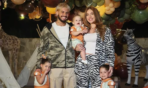 
					Virginia e Zé Felipe surpreendem e posam juntos em festa especial
				
				