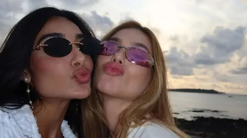 
					Virginia e Zé Felipe surpreendem e posam juntos em festa especial
				
				