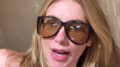 
					Virginia é barrada na imigração por mudança estética: 'Desespero'
				
				