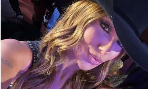 
					Virginia dedica música a Leonardo em meio a climão em Barretos
				
				