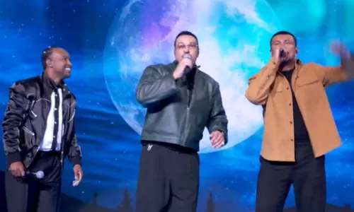 
					Xamã surpreende ao cantar pagode com Thiaguinho e Belo; vídeo
				
				