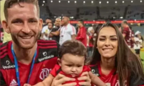 
					Ex-esposa rebate zagueiro do Flamengo diante de possível prisão
				
				