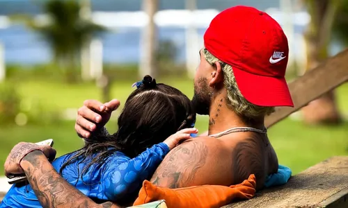 
				
					Zé Felipe curte momento com os filhos e manda recado na web
				
				