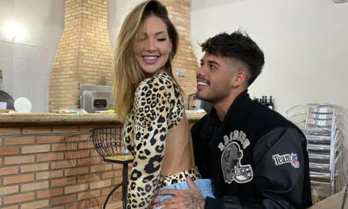 
				
					Virginia quebra silêncio sobre separação após acusação de marketing
				
				