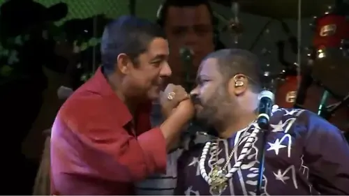
					Neto de Arlindo Cruz emociona ao cantar e tocar sucesso do avô
				
				