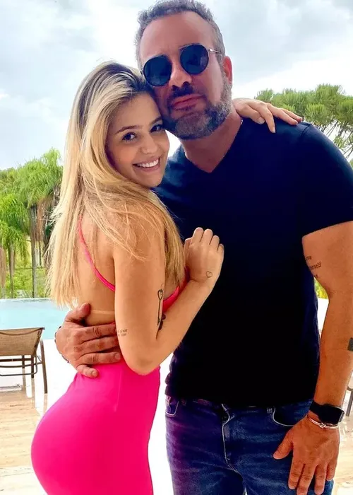 
					A Fazenda 2025: quem é Fabiano Moraes, pai de Viih Tube
				
				