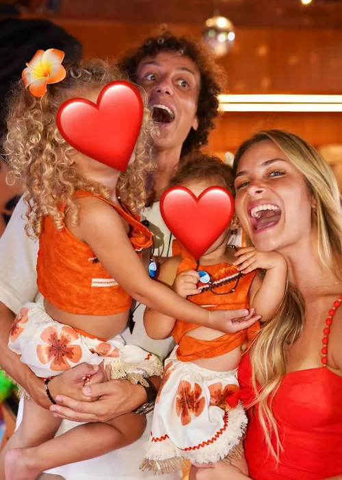 David Luiz com a noiva e as filhas - Foto: Reprodução