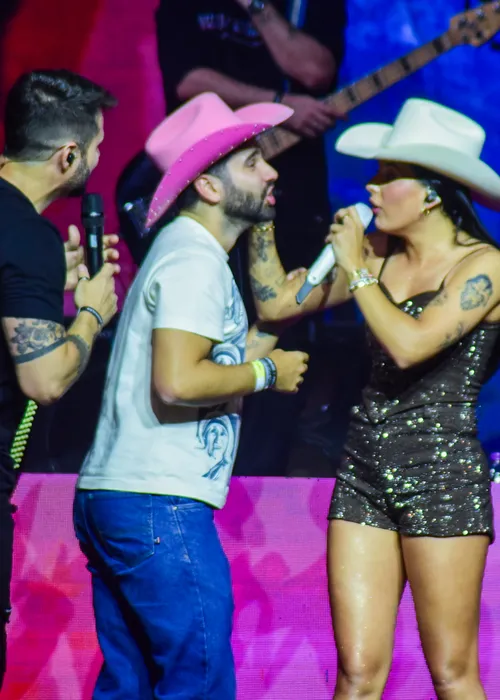 
					Ana Castela é derrubada em show e Zé Felipe acompanha dos bastidores
				
				