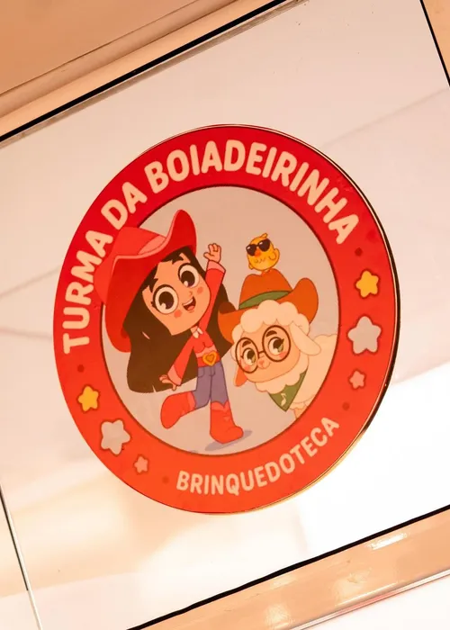 
					Ana Castela faz visita surpresa a crianças com câncer em Hospital
				
				