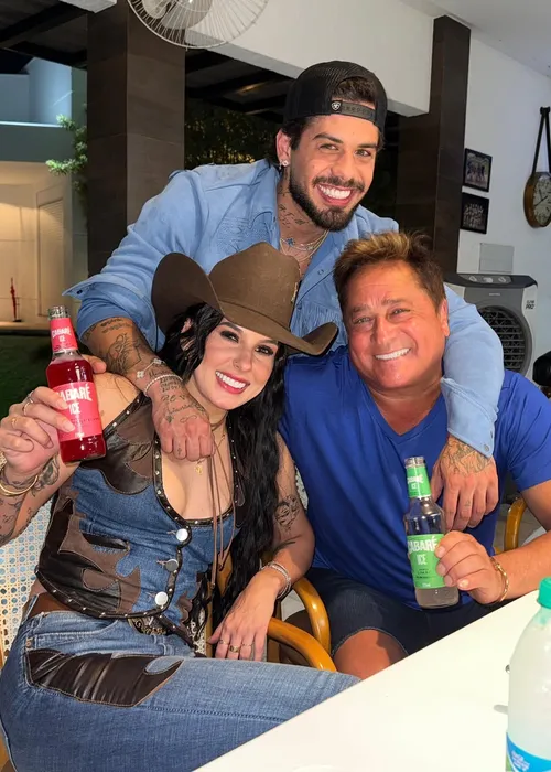 
					Ana Castela surpreende e abre o jogo sobre namoro com Zé Felipe
				
				