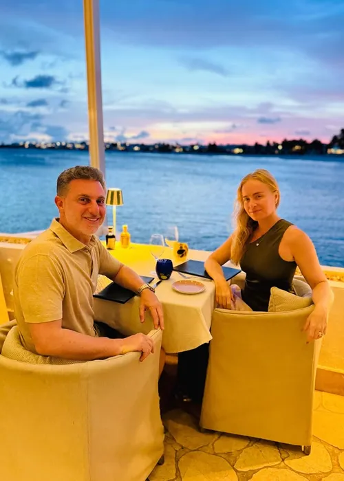 
					Angélica e Luciano Huck curtem resort com diárias de valor astronômico
				
				
